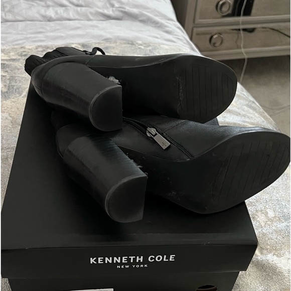 Kenneth Cole Shoe Boot - Picture 3 of 3